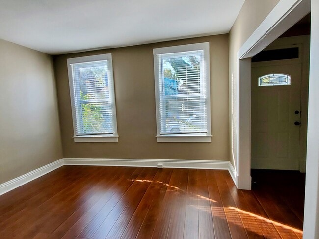 Living Room - 2529 Charlotte St