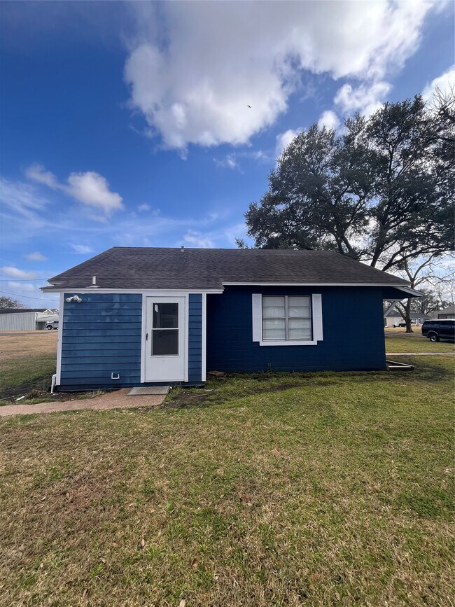 Photo - 1553 Dover St