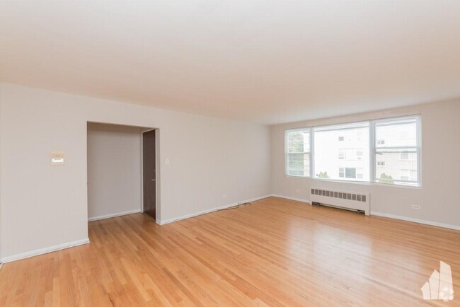 Building Photo - 2 bedroom in Chicago IL 60645 Unit 2C Rental