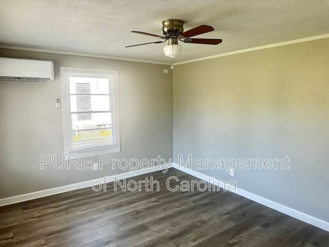 Photo - 504A Moore Dr