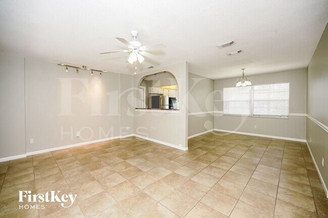 Photo - 1337 Mardrake Rd