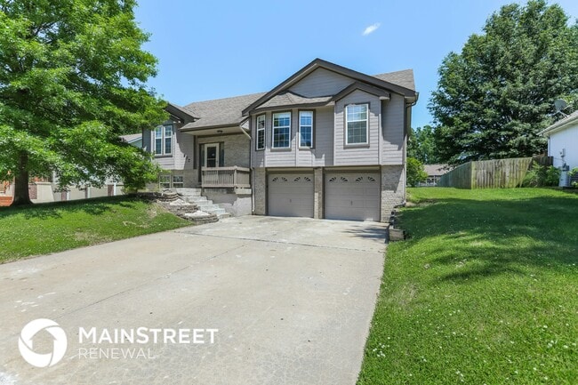 Photo - 907 SW Cross Creek Dr