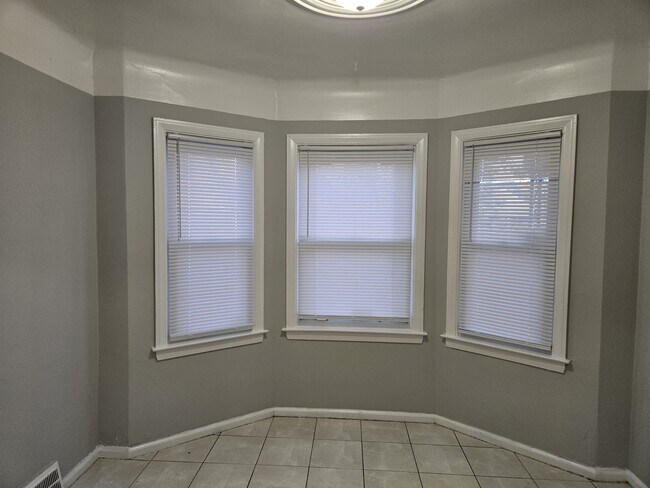 Photo - 19758 Fairport St