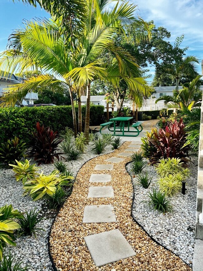 Sunset Cove Apartments For Rent in Clearwater, FL