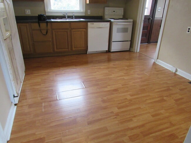 Photo - 636 W Washington St