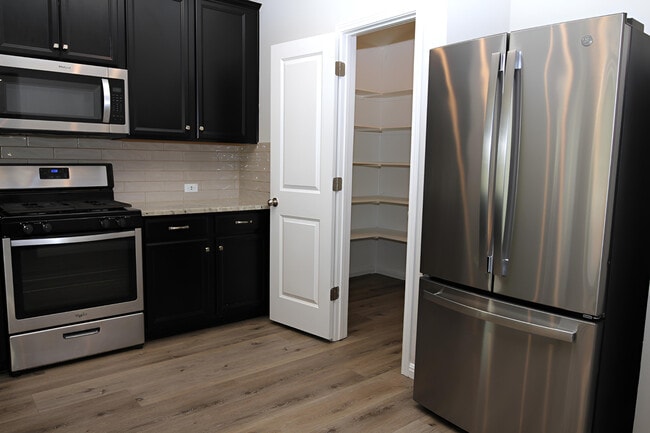 Photo - 6032 Genova Pl