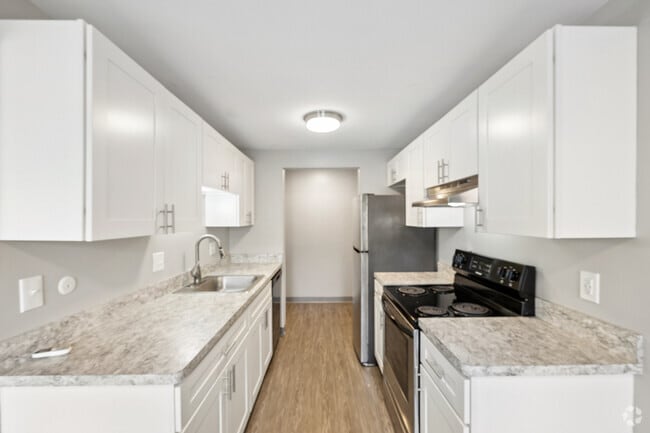 Amherst Deluxe Renovated - 1BR, 1BA - 707SF - Kitchen - The Social Amherst