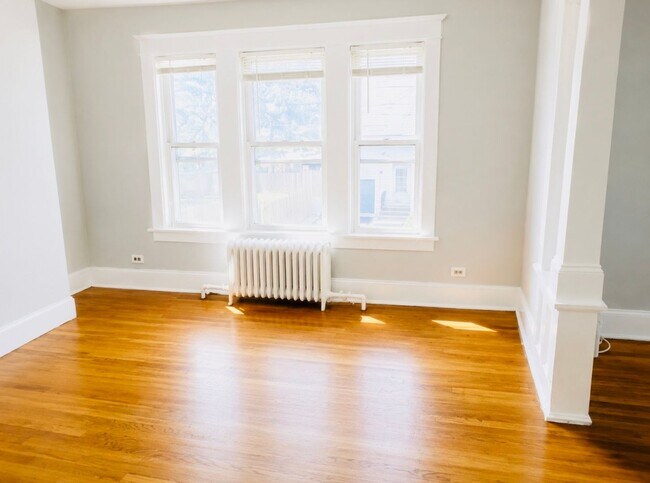 Photo - 98 Kent St Unit 2nd Floor
