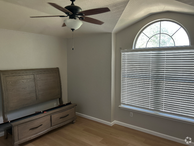 Building Photo - 1225 Darless Dr Rental