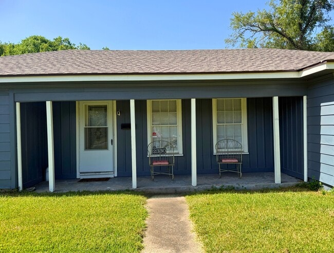 Photo - 2330 Rusk St
