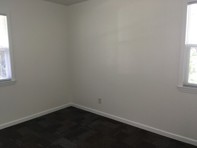 Segundo dormitorio con vista noreste - 920 Spruce Street