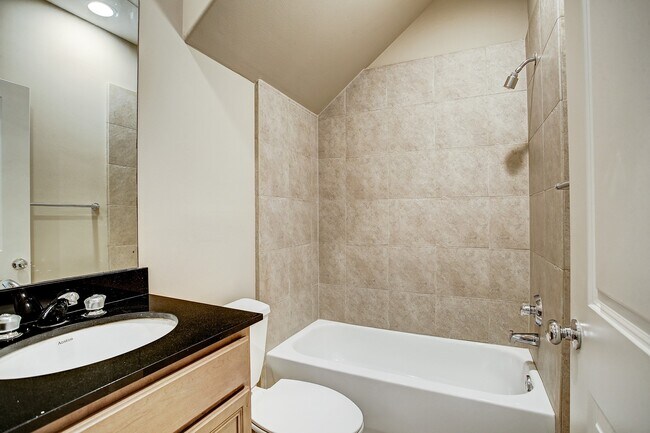 Photo - 3824 Center Plaza Dr