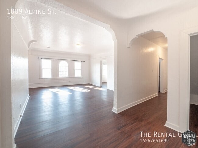 Building Photo - 1009 Alpine St Rental