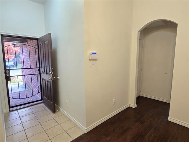 Photo - 124 Bridlewood St