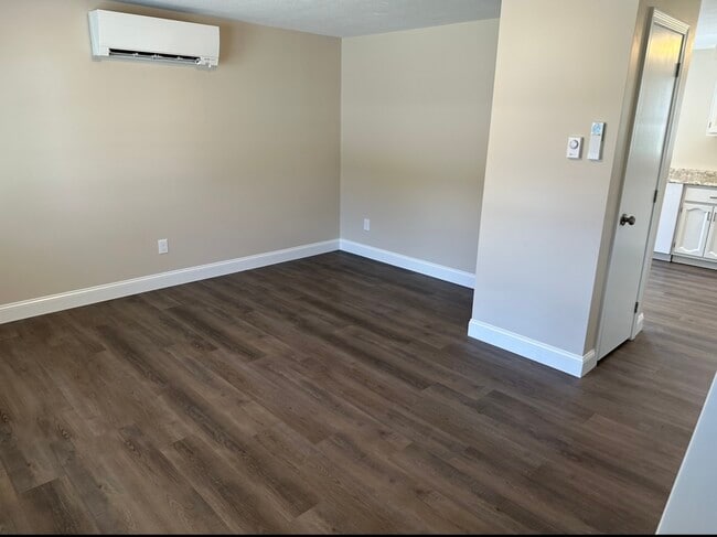 Photo - 4 Oakwood Dr Unit Duplex