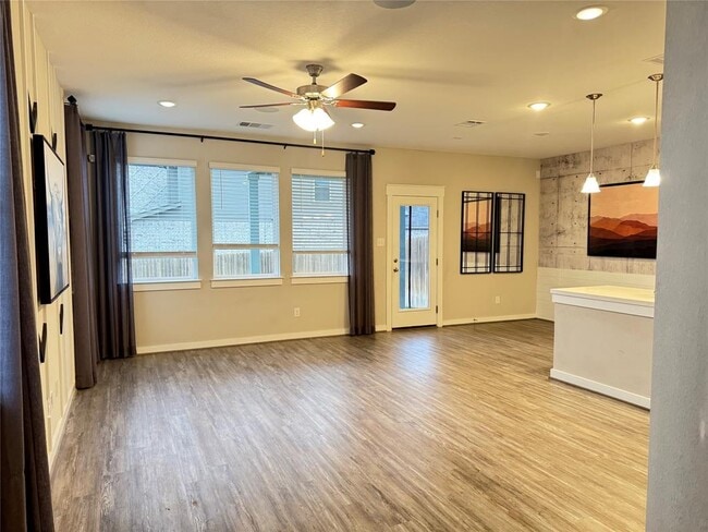 Photo - 2328 Calvert Dr