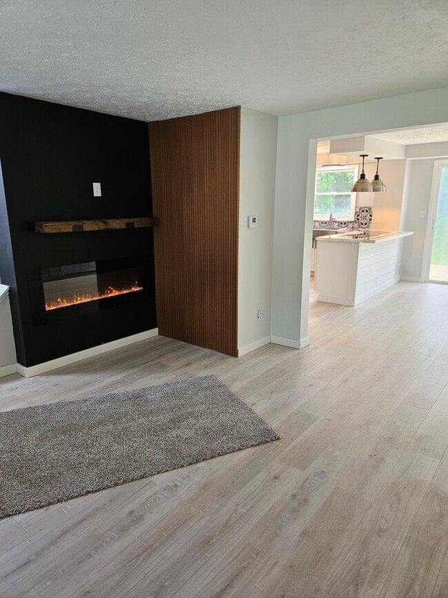 Photo - 453 Cobblestone Ave NE