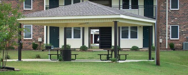 Photo - 611 Vanity Fair Ave