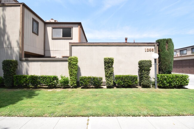 Photo - 1295 Elm Ave Unit 1