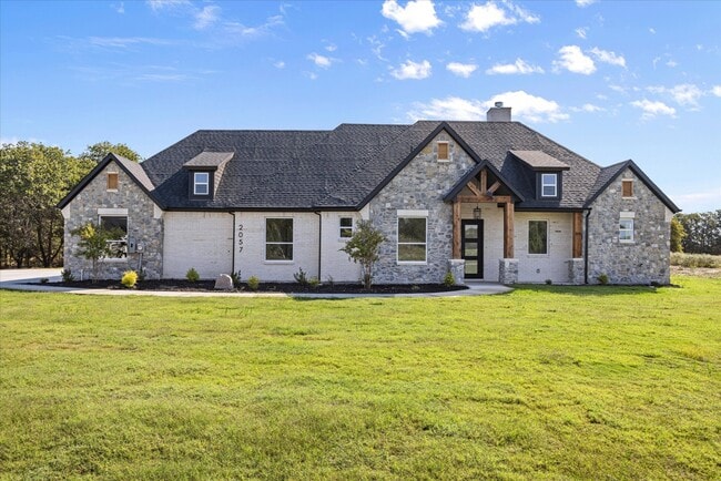 Building Photo - 2057 Glenhollow Dr