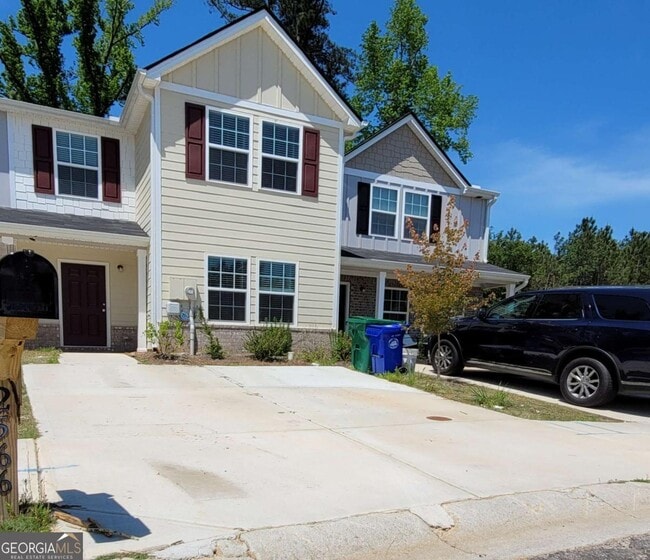 Building Photo - 2566 Piering Dr