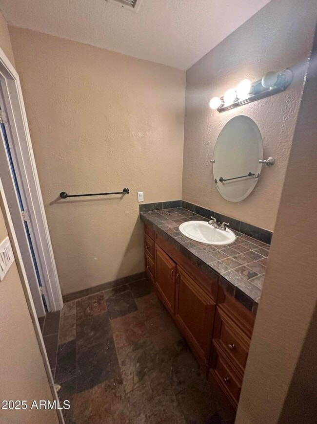 Photo - 4934 W Grovers Ave