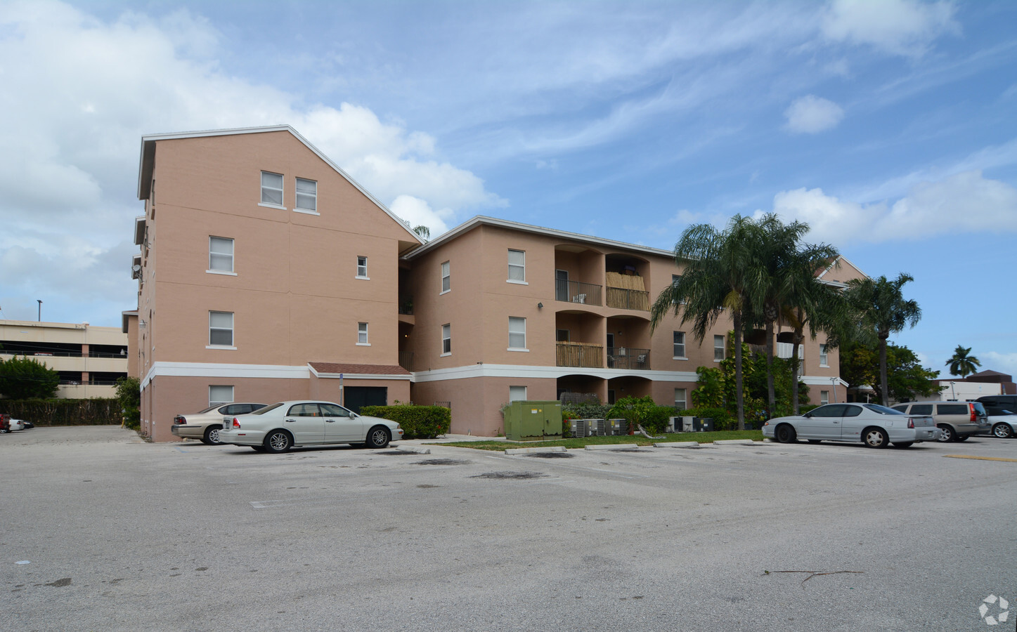 The Courtyards on Flagler - The Courtyards on Flagler Apartments