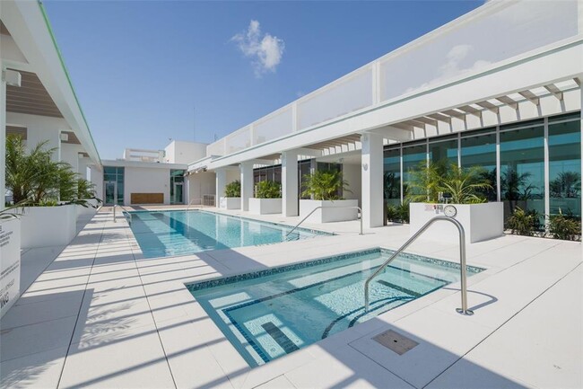 Photo - 777 3rd Ave N Unidad 1104