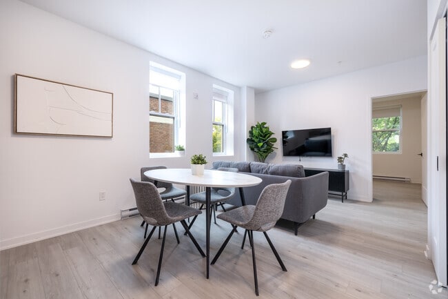 Interior Photo - 9T3 Apartments