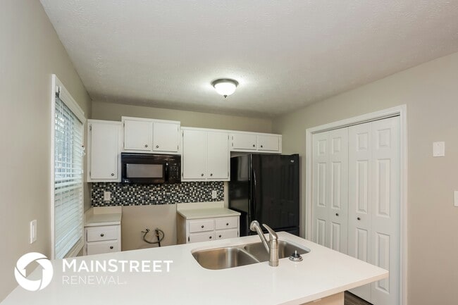 Photo - 285 Adelene Way