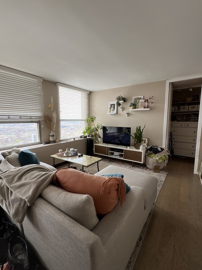 Photo - 2626 N Lakeview Ave Unit 2810