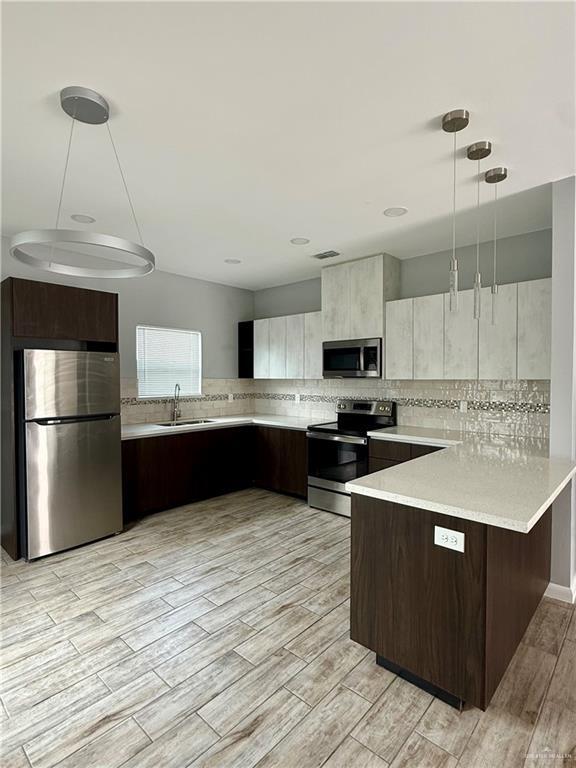 Photo - 21 S Xanthia St