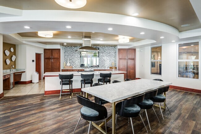 Photo - Landmark On Lovers