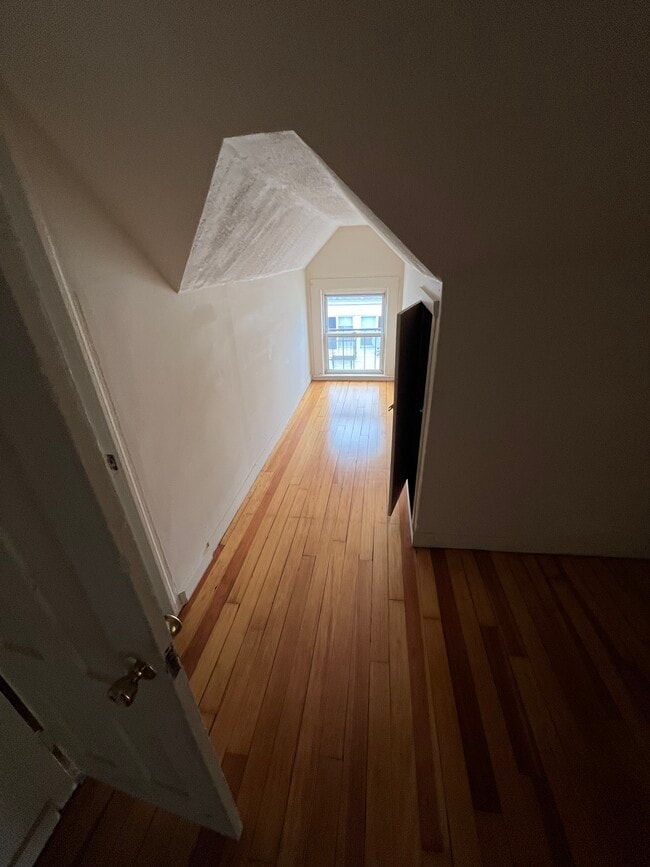 Photo - 75 1/2 Kinsley St Unit APT C Studio