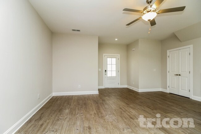 Photo - 121 Dimaggio Dr