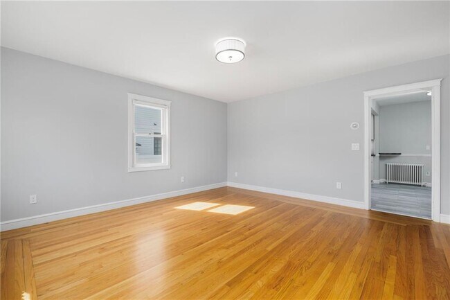 Photo - 5 Holten Ave