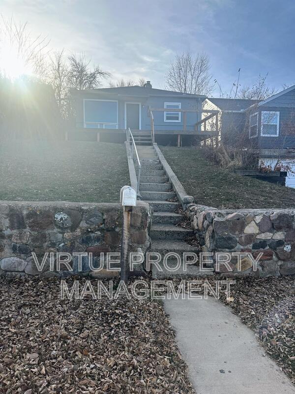1104 5th St