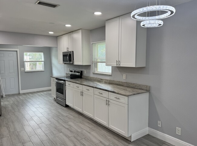 Photo - 232 NW 9th St