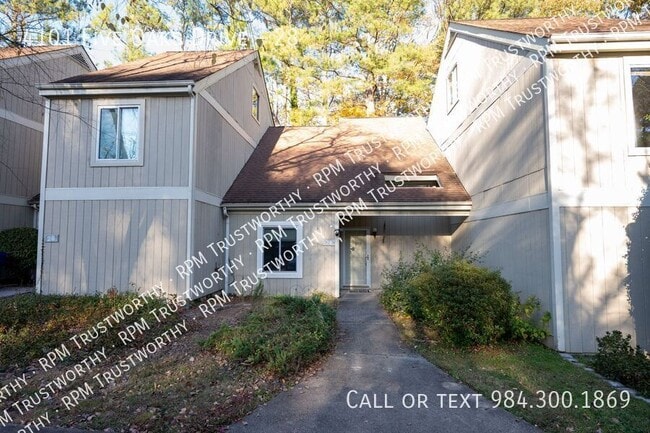 Building Photo - 4101 Five Oaks Dr