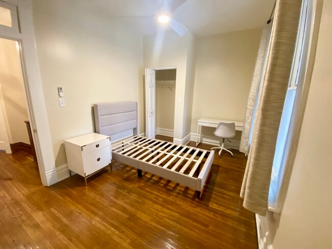 Building Photo - 1372 Neil Ave Unit Room For Rent