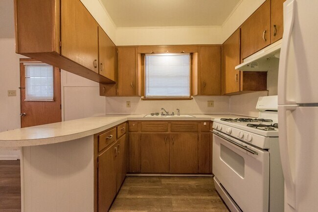 Photo - 2 Bedroom 1 Bathroom Home With Carport.