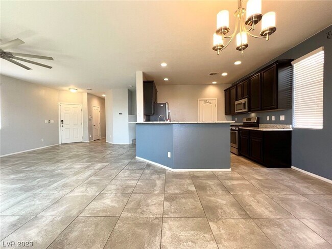 Photo - 930 Safe Sapphire Way