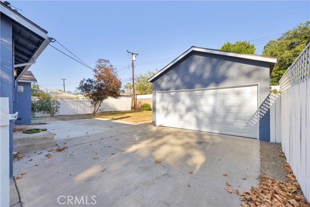 353 Cres