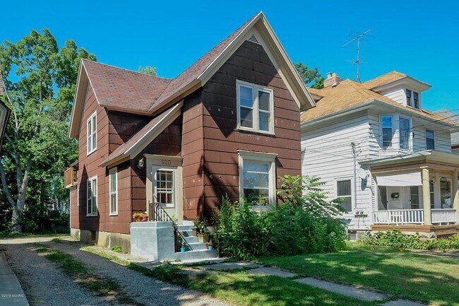 Building Photo - 620 Minor Ave Unit 3