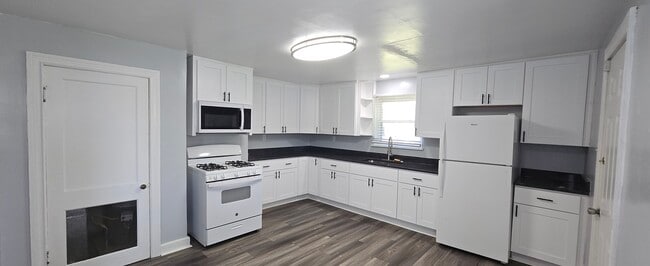 Photo - 818 Coolidge St