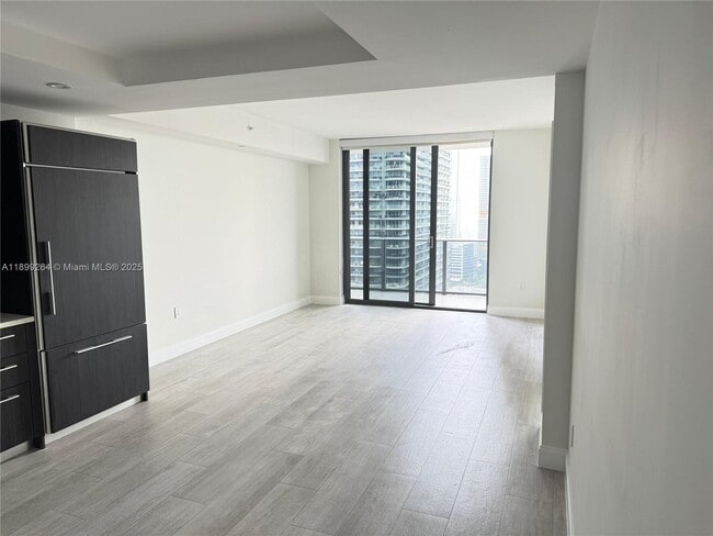 Photo - 45 SW 9th St Unidad 3404