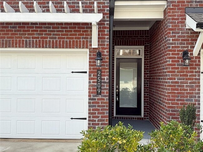 Photo - 2509 Oakbourne Ln