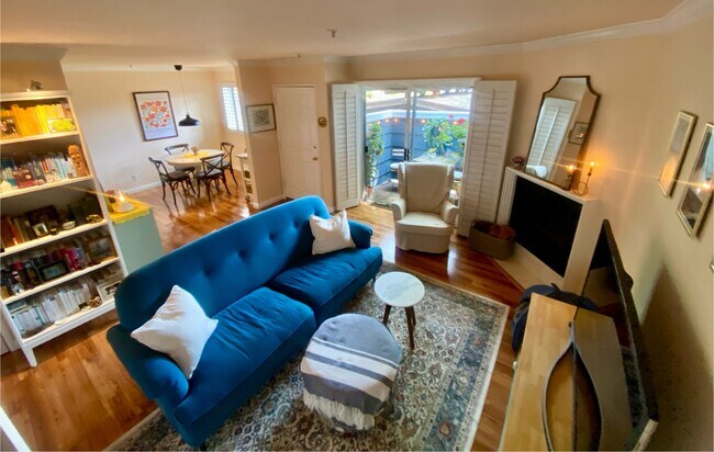 First floor living room - 4511 Murietta Ave Unit 14