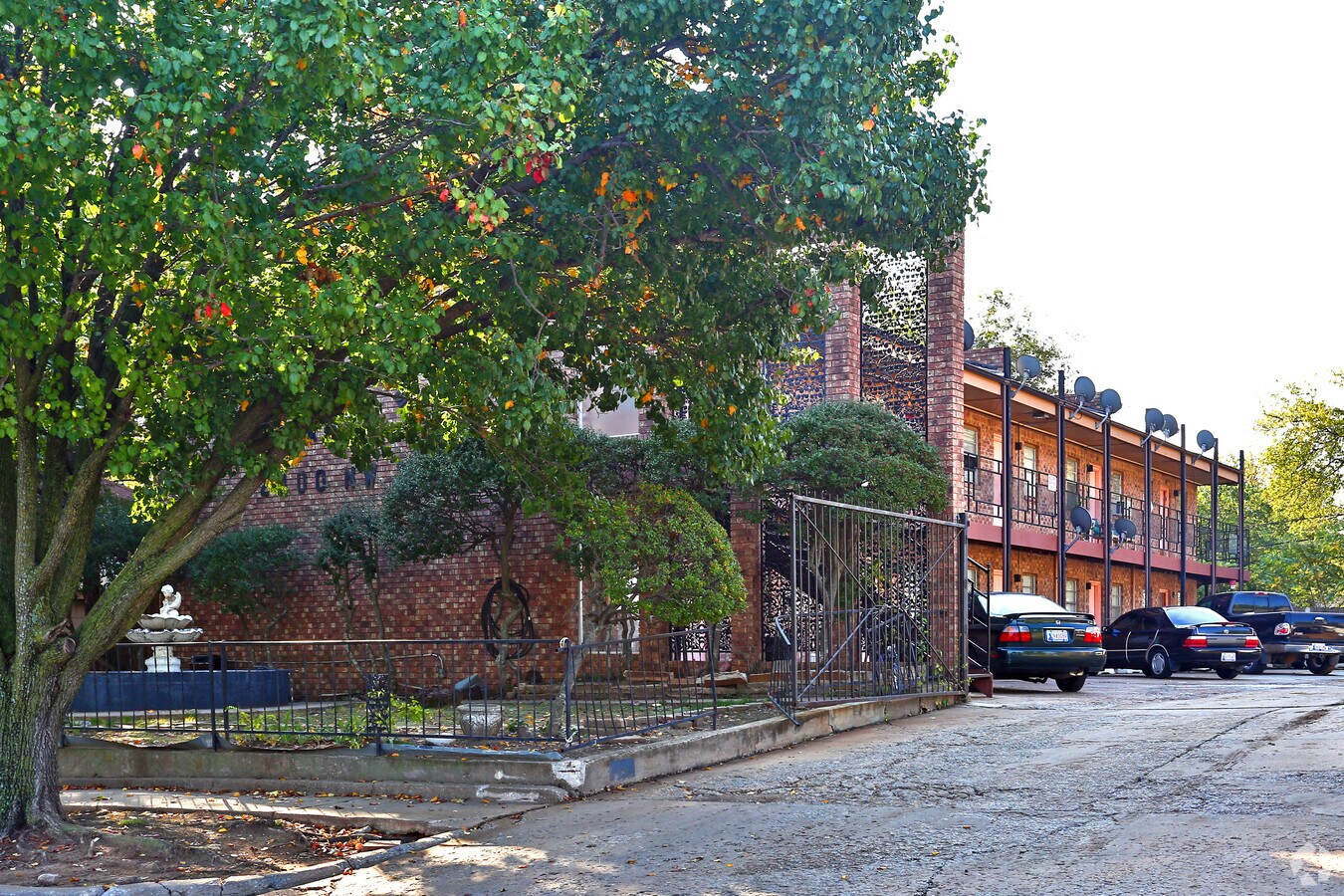 Photo - MIDWAY ARMS APARTMENTS