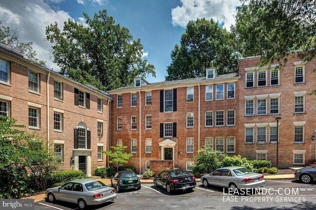 Building Photo - 2721 Ordway St NW Unit #4